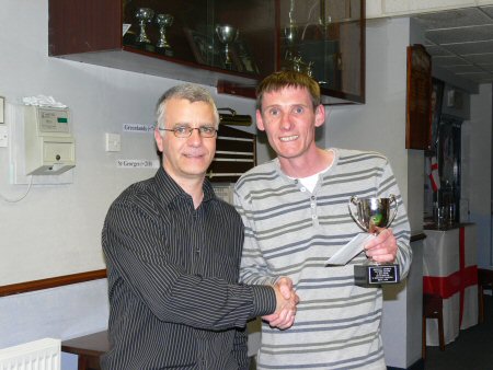 Jason Eastwood, Greenlands Captain (Right) receives the 6-Man Team trophy and a Cheque for 200 from Shaun Fisher representing our sponsors Our Lady & St Bernards Social Club.